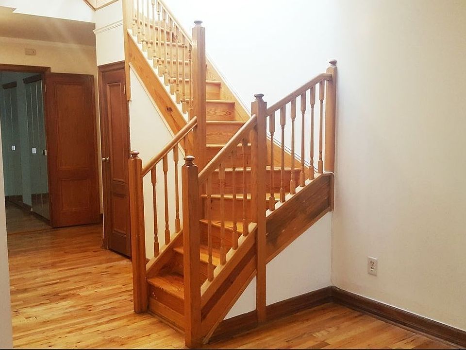2nd image of 350 Lincoln Pl APT 4H