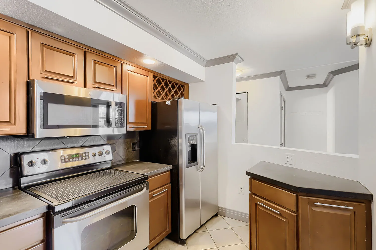 2 bed, 873 sqft, $1,500 — Photo 3