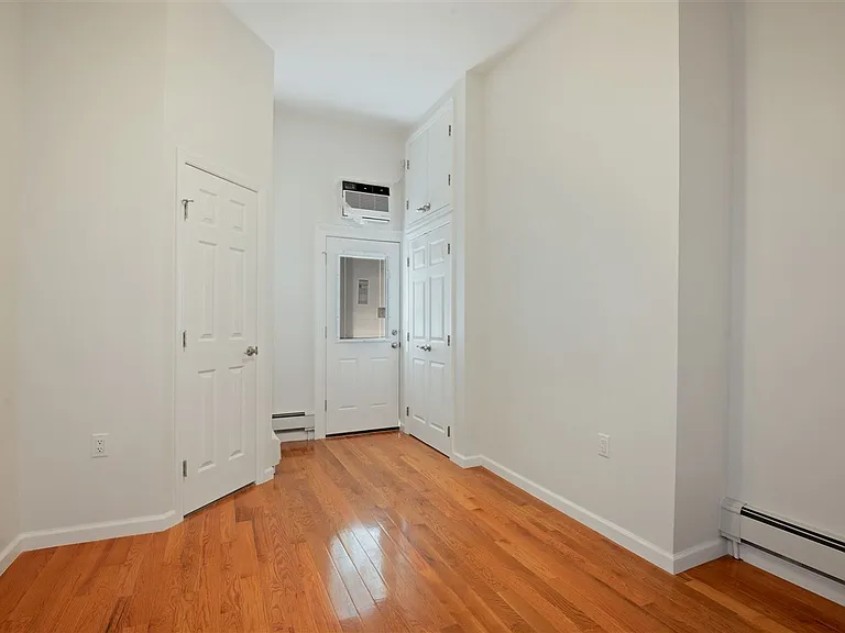 145 Brunswick St #1R — Photo 5