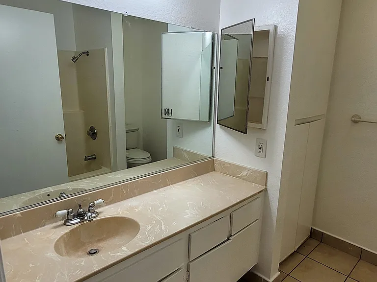 Tahoe Manor — Photo 18