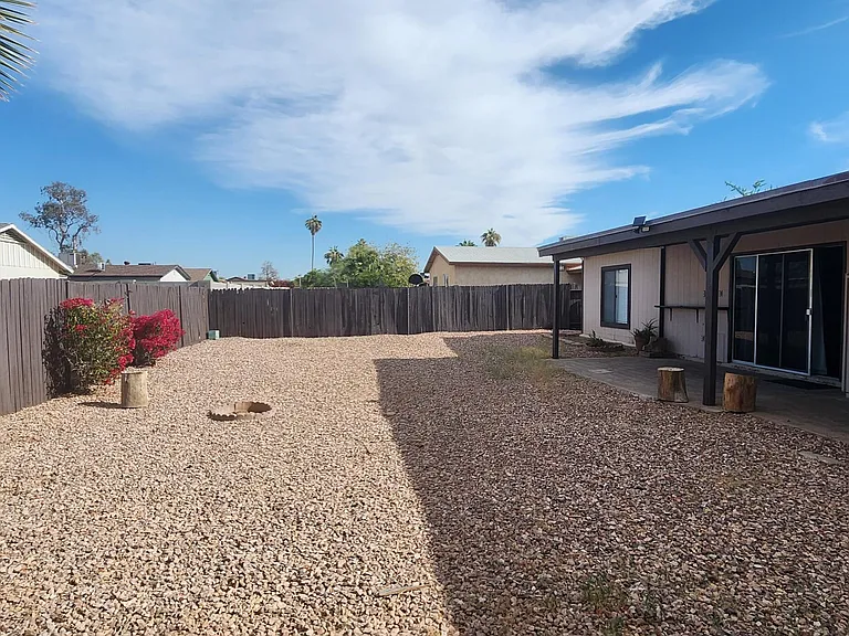 9002 W Roma Ave — Photo 23