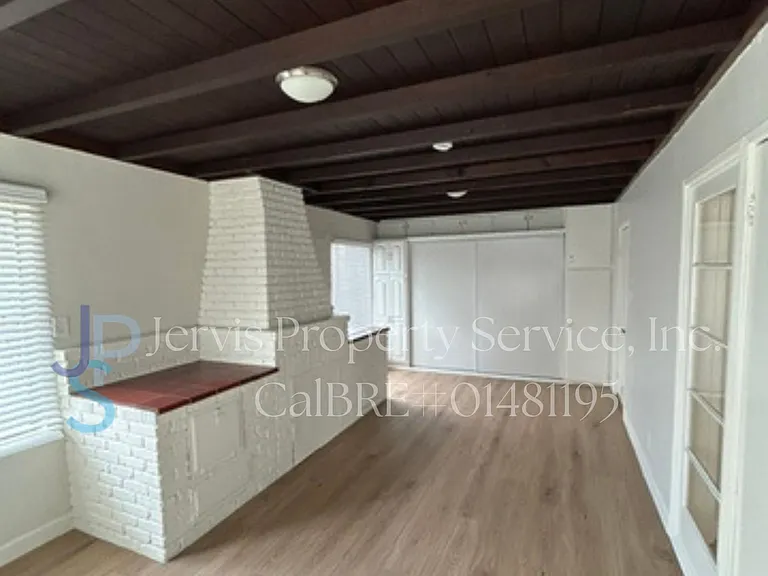 8922 Evergreen Ave #A — Photo 6