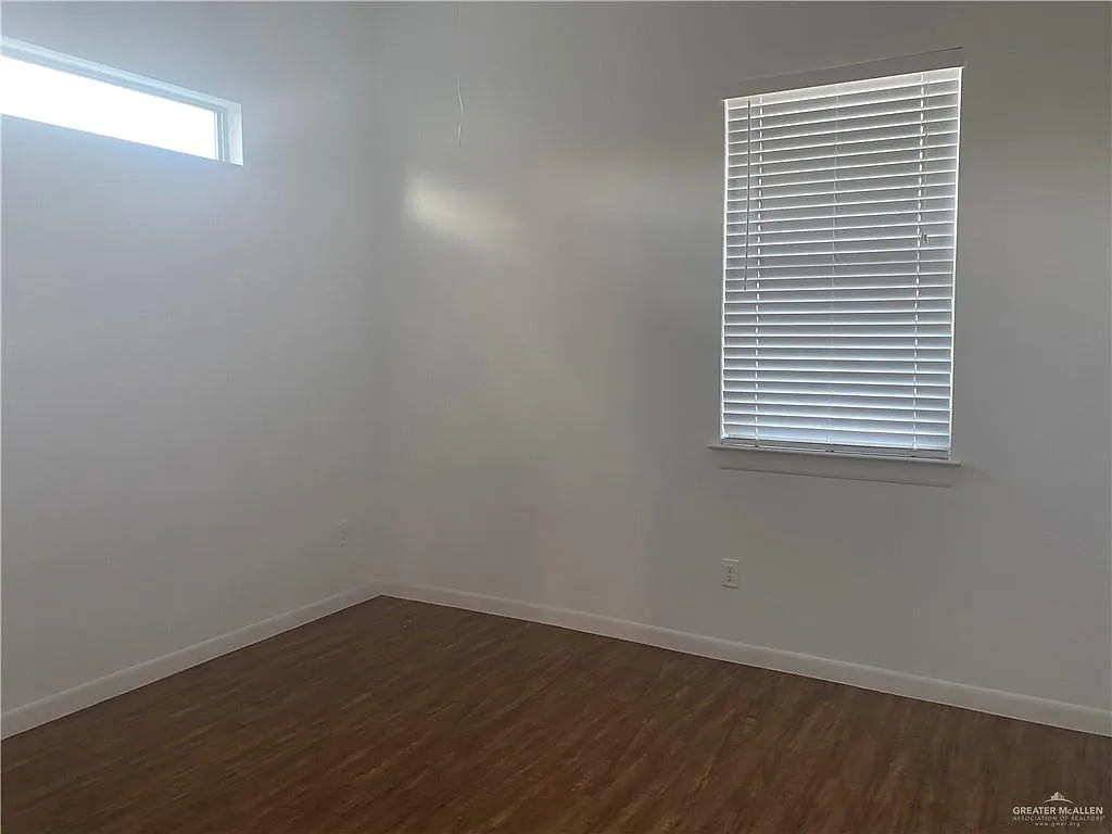 2 bed, 1.0 bath, 1050 sqft, $995 — Photo 4