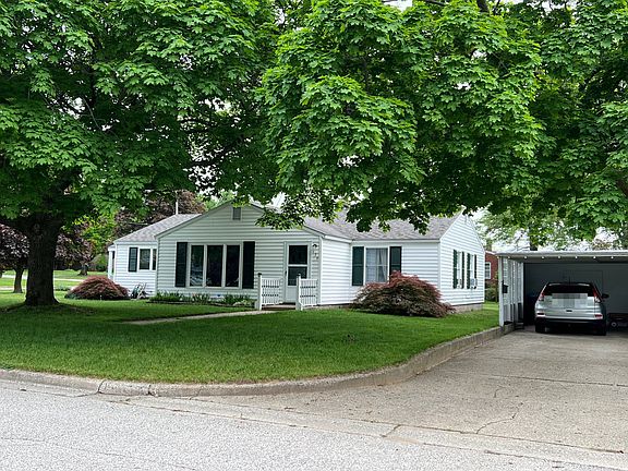 2nd image of 139 W Lake St