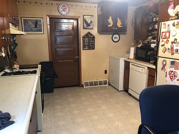 3rd image of 203 N Little St