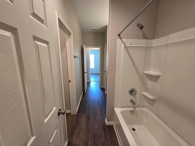 20714 Southern Woods Dr — Photo 26