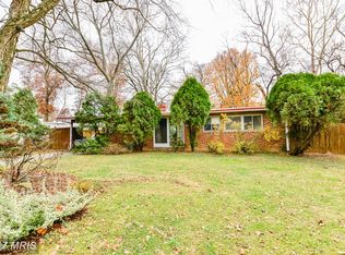 2902 Meadow View Rd, Falls Church, VA 22042