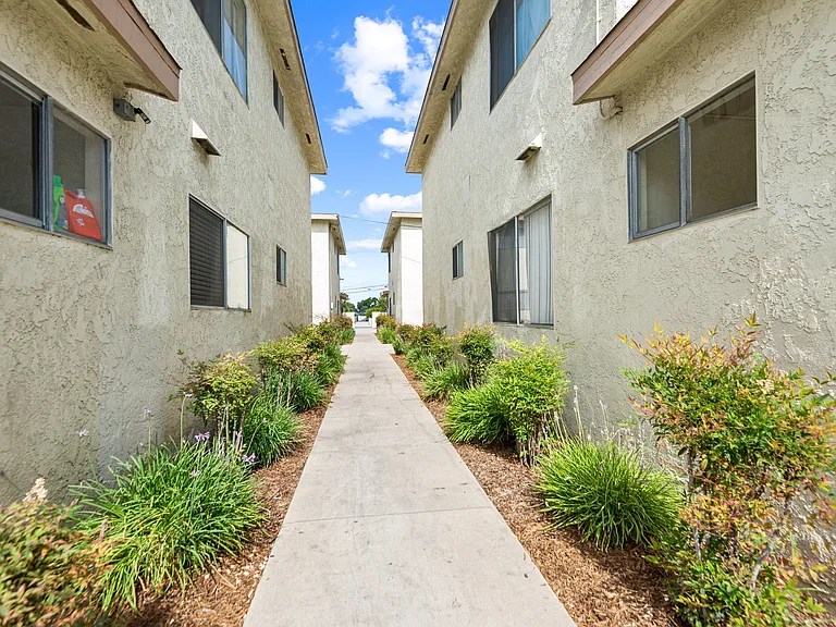 Sahara Apartments — Photo 14