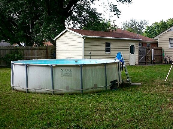4th image of 614 Stockton Dr