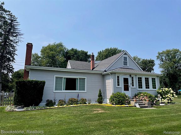 3rd image of 37815 Pineridge St