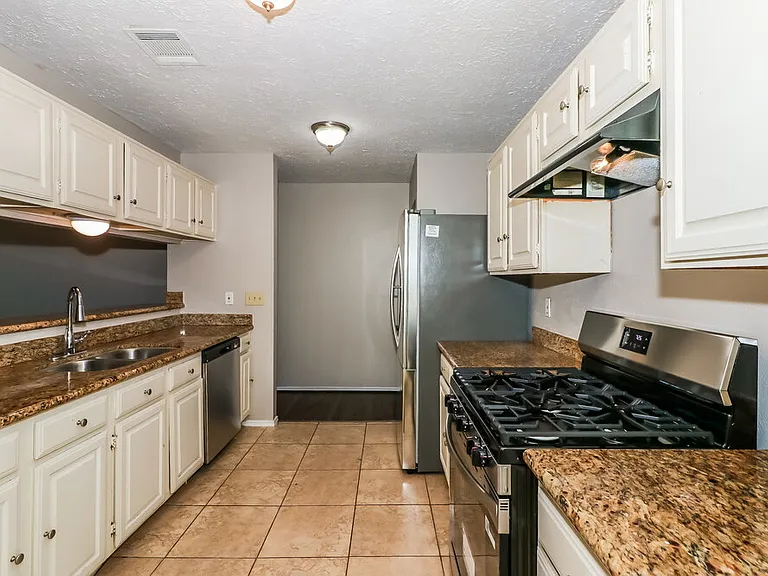 15306 Evergreen Place Dr — Photo 6