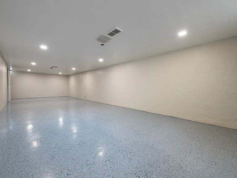 2930 Northglen Dr — Photo 28