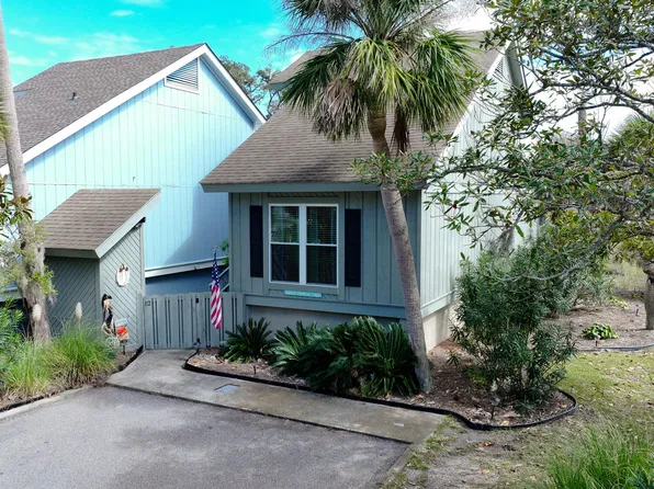 12 Periwinkle Ct, Saint Helena Island, SC 29920