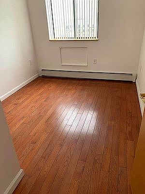5th image of 14223 37th Ave #7