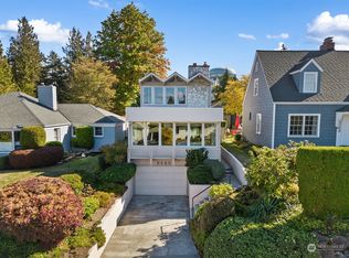 3230 W Viewmont Way W, Seattle, WA 98199