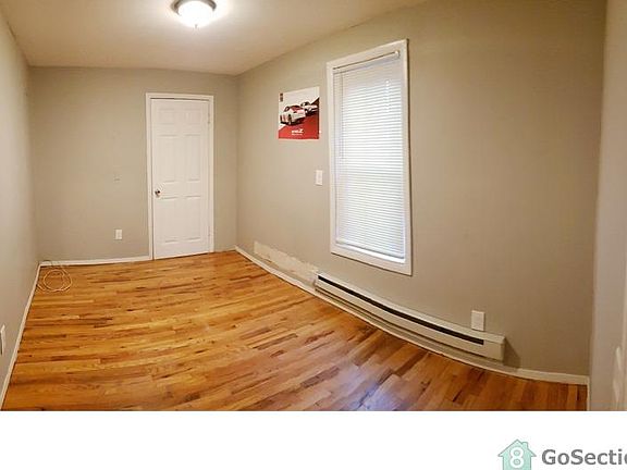 4th image of 29 Tompkins Ct #1