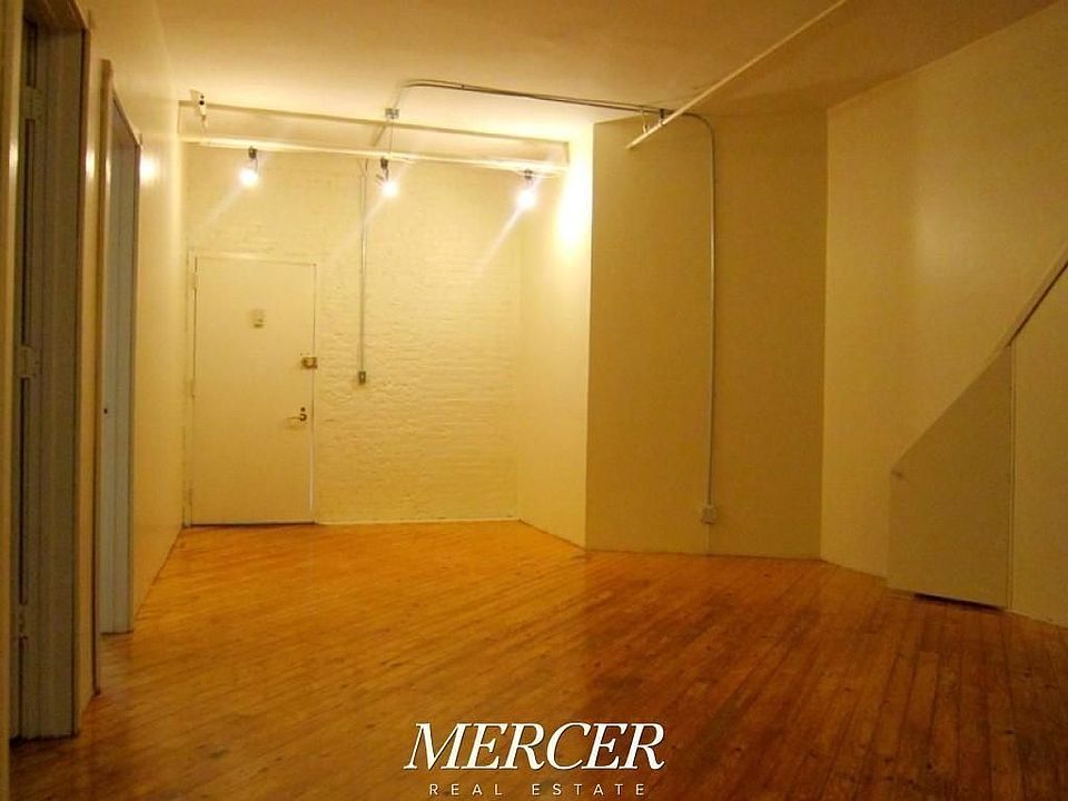 2nd image of 212 E 26th St #10
