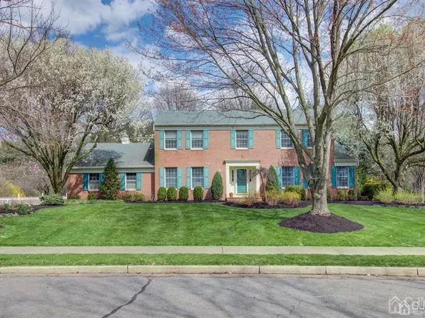 3 Parkview Rd, Cranbury, NJ 08512