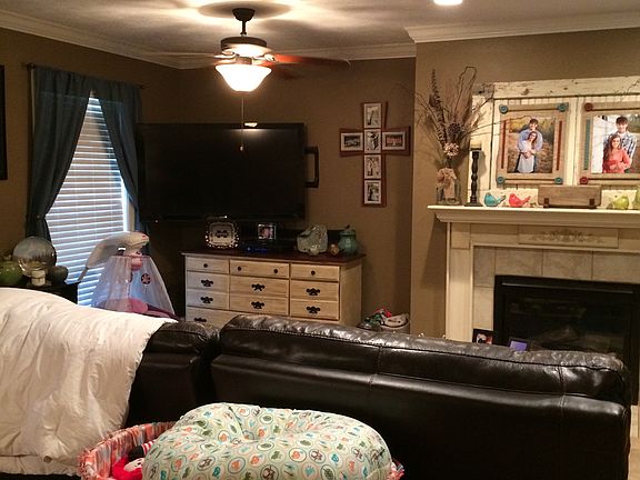 2nd image of 127 Crossridge Cir