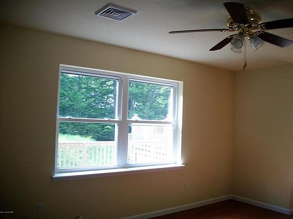 5th image of 2128 Hampshire Dr