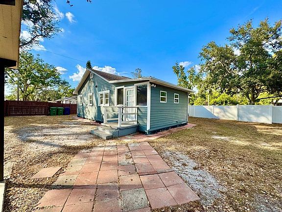 2nd image of 1601 E Maple Ave #1601