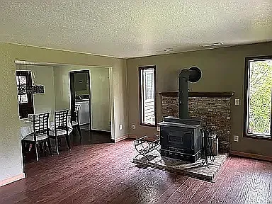1 bed, 1.5 bath, 1420 sqft, $1,800 — Photo 3