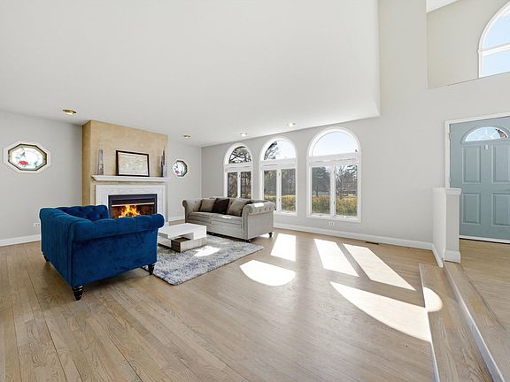 4th image of 1 Longwood Way