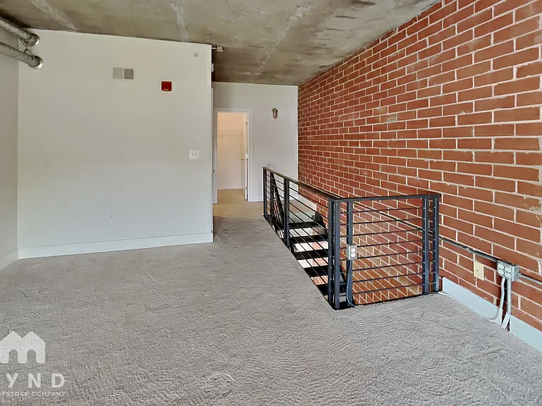 710 W Trade St #518 — Photo 7