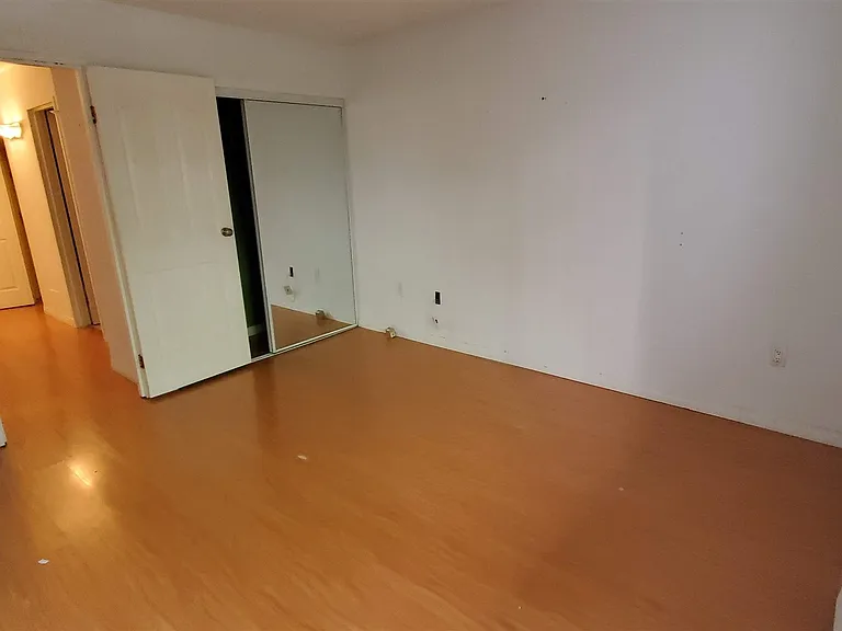 588 E 5th Ave #1 — Photo 8