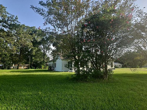 3rd image of 1511 Main St