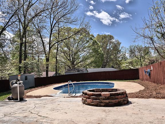 2nd image of 1309 Lynhurst Dr