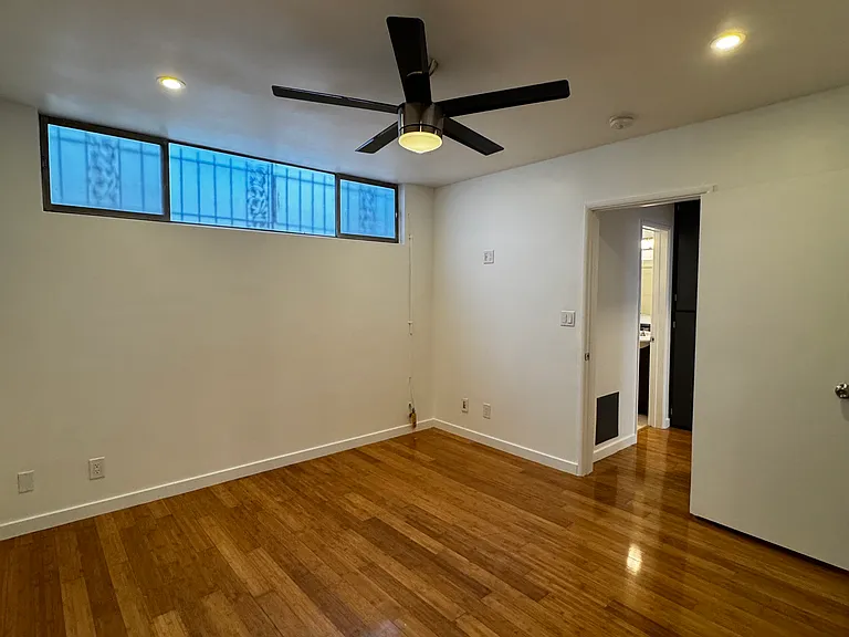 410 S Commonwealth Ave #4 — Photo 22