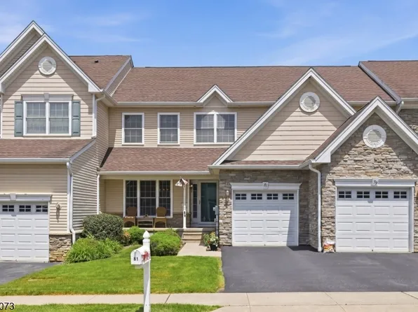 81 Washington Square Circle, Washington Boro, NJ 07882