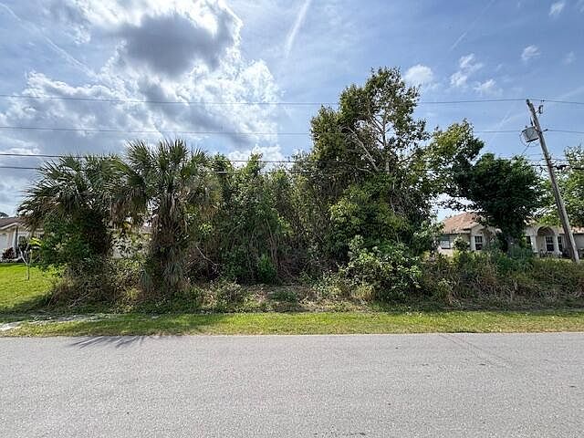 2nd image of 1430 SW Bartell Avenue