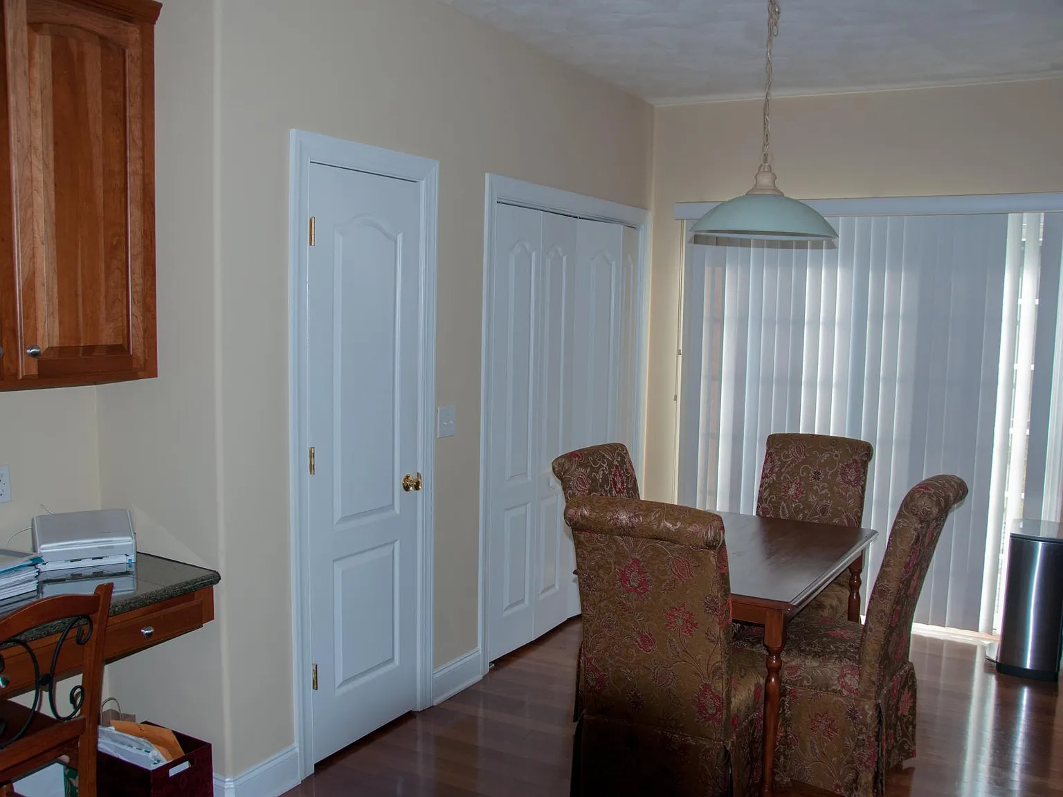 3 bed, 2.5 bath, 3000 sqft, $1,950 — Photo 4