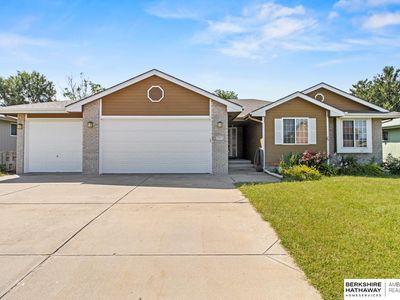 9117 Valley View Dr, La Vista, NE, 68128
