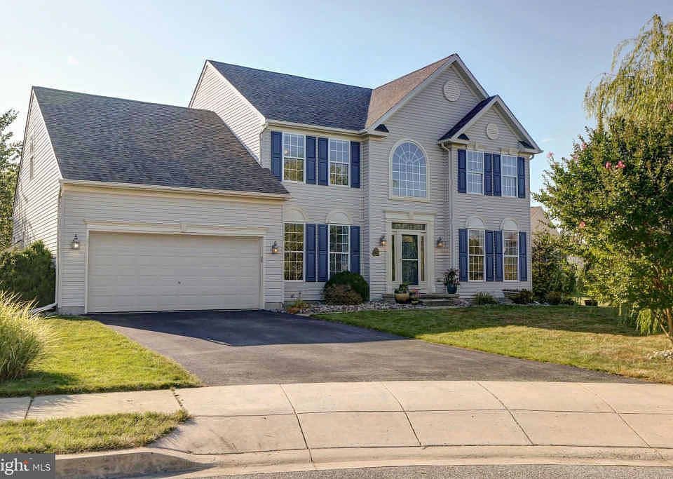 1st image of 4 Berryman Ct