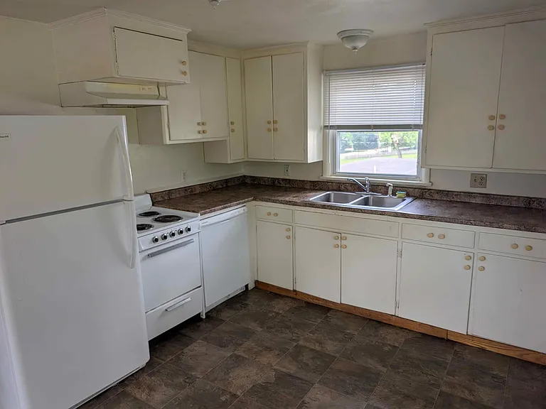 124 Coddington Rd — Photo 6