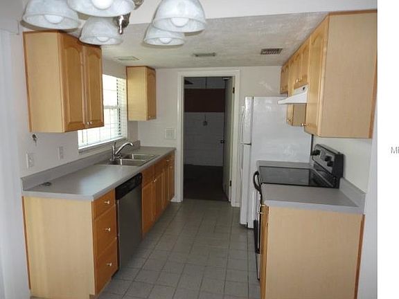 3rd image of 2313 Sandalwood Dr