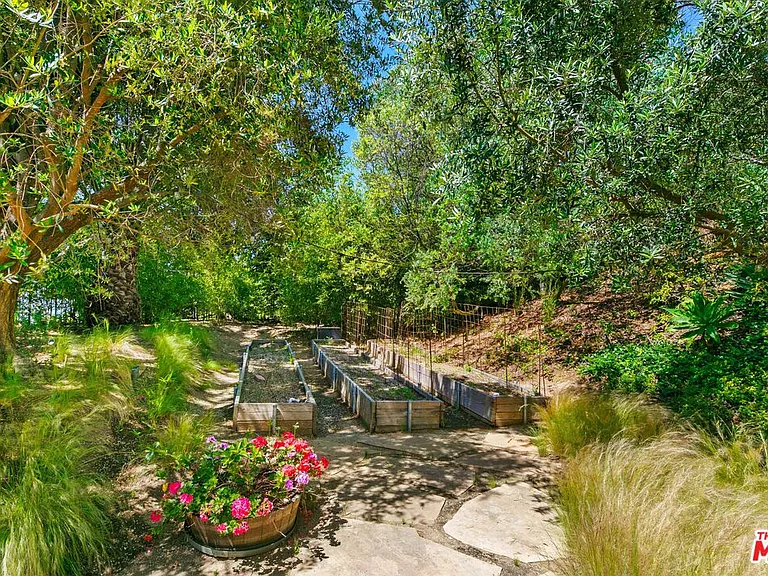 27450 Calicut Rd — Photo 58