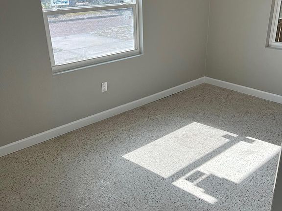 4th image of 603 1st St SE Unit A