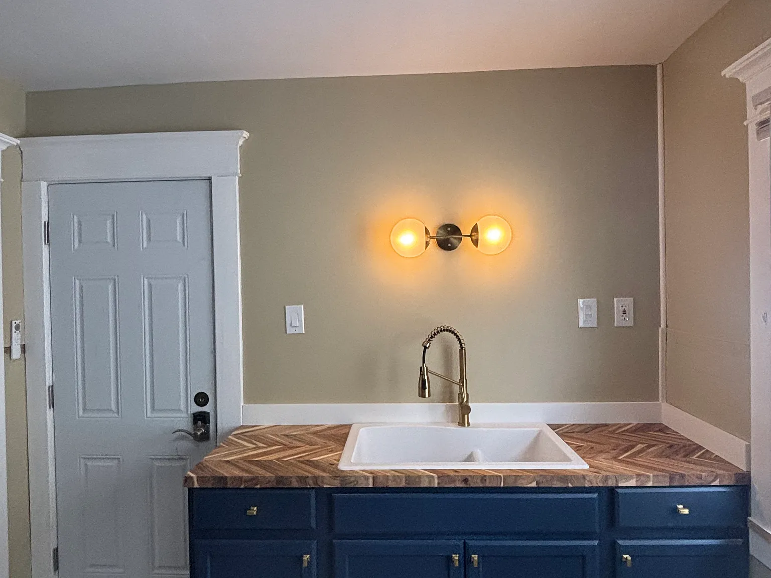 3 bed, 1000 sqft, $1,750 — Photo 3