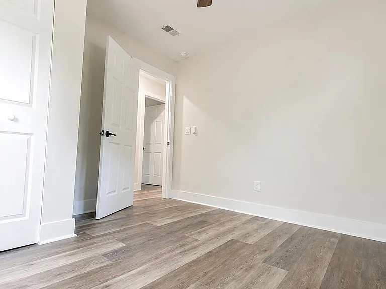 1412 Pocahontas St — Photo 24
