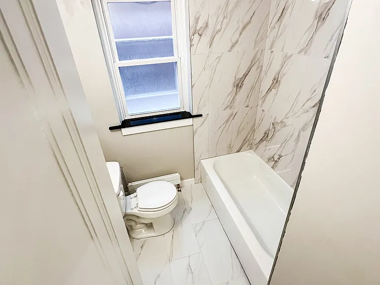 3911 Dover Pl #1F — Photo 6