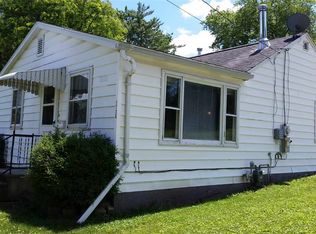 1736 E Ridgeway Ave, Waterloo, IA 50702