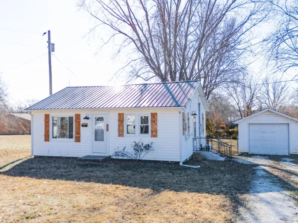 918 E Locust Street, Bolivar, MO 65613