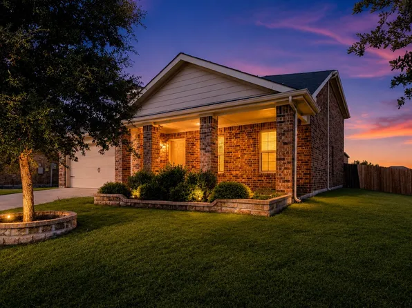 2000 Grimes Dr, Forney, TX 75126
