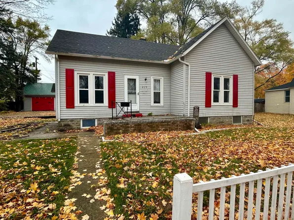 219 Ellis St, Caro, MI 48723