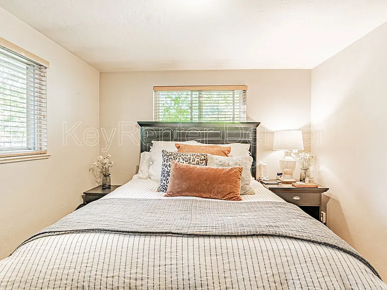 9040 W 32nd Ave — Photo 2