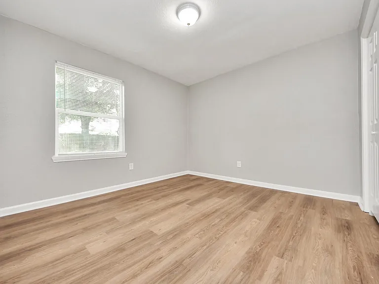 710 Canary Cir — Photo 13